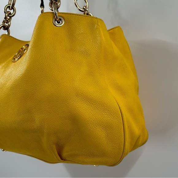 MICHAEL Michael Kors Large Leather Fulton Chain Shoulder Tote (Citrus) - Picture 11 of 16